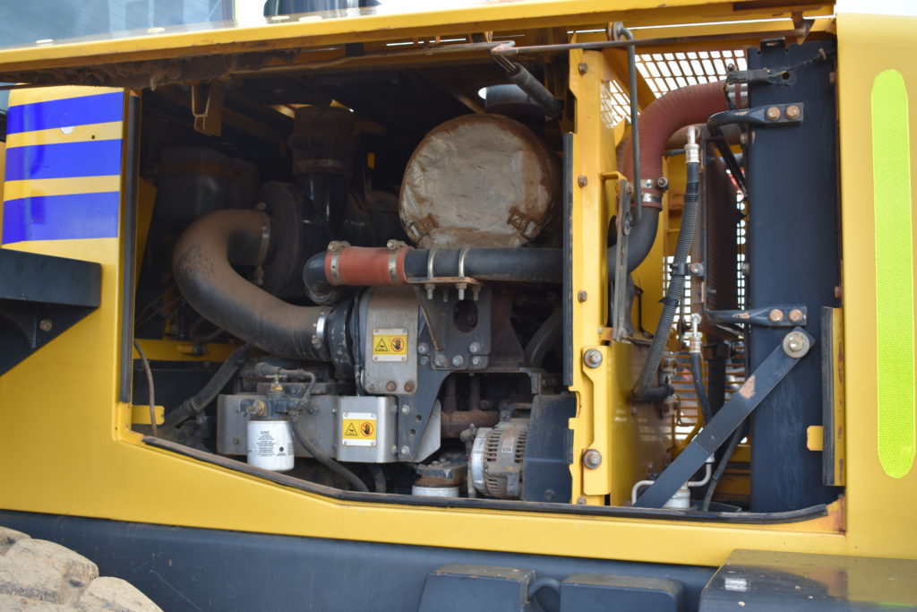 engine inspection on ex-rental equipment
