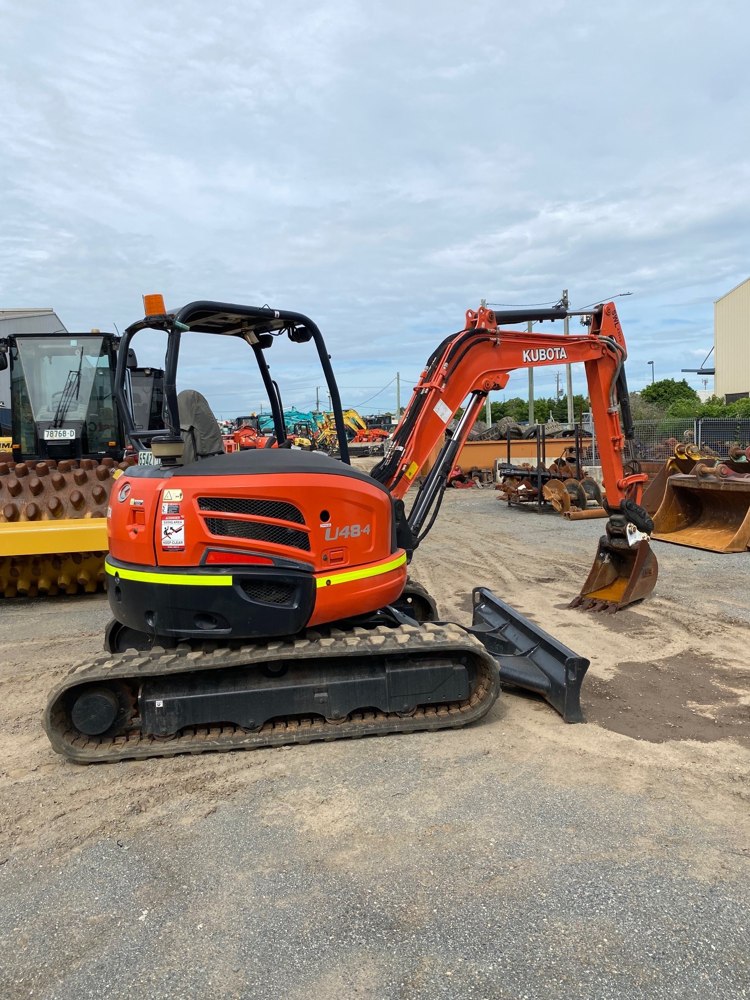 Kubota U48 side view