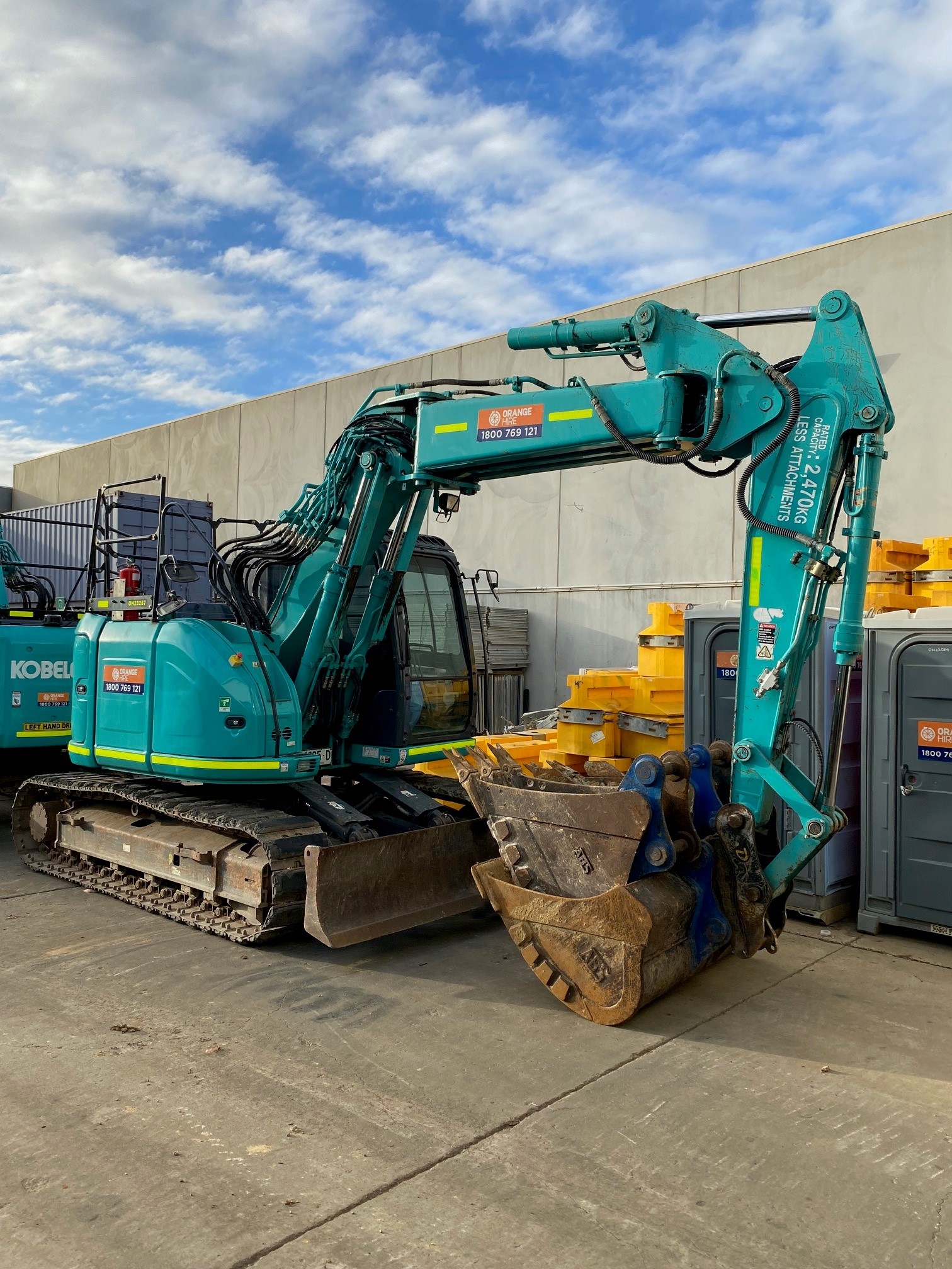 Kobelco SK135SR-3 13.5T Off Set Boom Excavator (Knuckle)