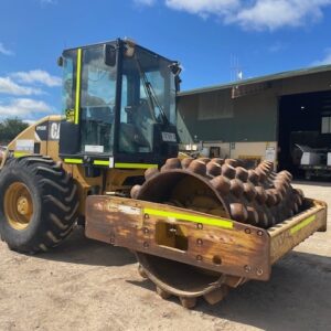 Caterpillar CP533E 12T Padfoot Roller